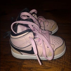 Toddler shoes size 4